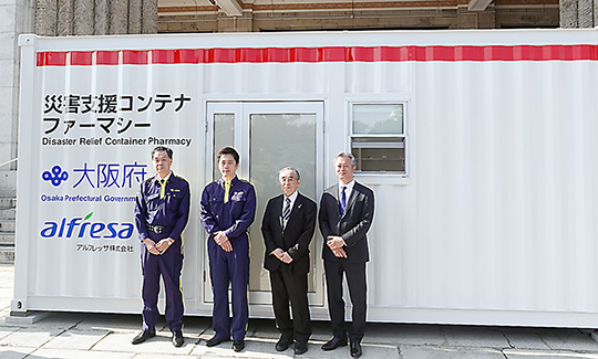 充実した調剤設備を備える