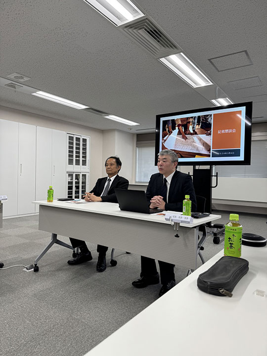 写真左右　齋藤氏　津藤氏