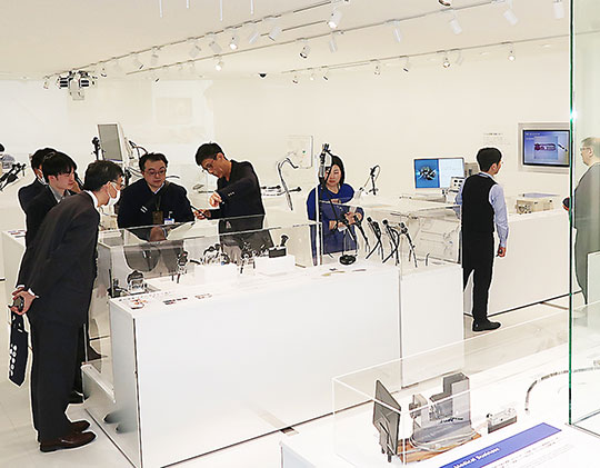 オープンを前に報道陣に公開