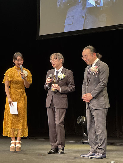 左から山之内氏、宮脇氏、菅氏