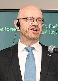 ハッソン氏