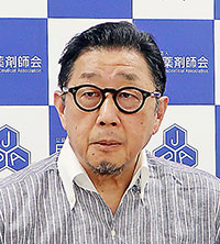 岩月進氏