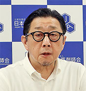 岩月進氏