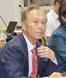 安川氏