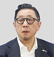岩月進氏