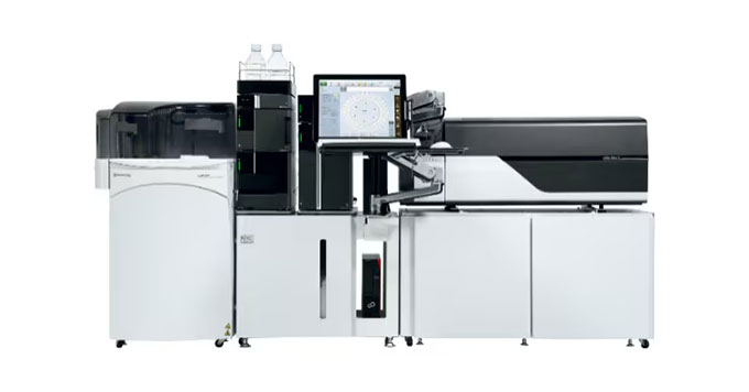 全自動前処理装置「CLAM-2040 CL」とトリプル四重極質量分析計「LCMS-8060 CL」